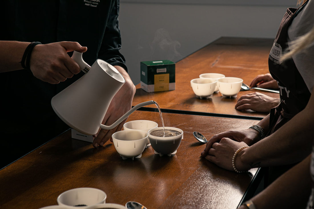 Cupping di caffè specialty da Tomassi Coffee